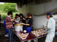 ボランティア活動での昼食のカレー